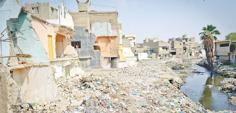 عدالتی حکم  کے باوجود گجر نالہ متاثرین بقایا جات کی ادائیگی نہ ہونے پر دربدر
