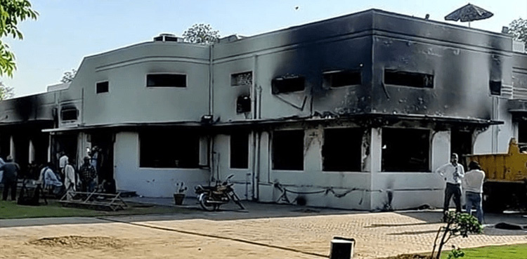 جناح ہاؤس حملہ کیس : 13خواتین جوڈیشل ریمانڈ پر جیل روانہ