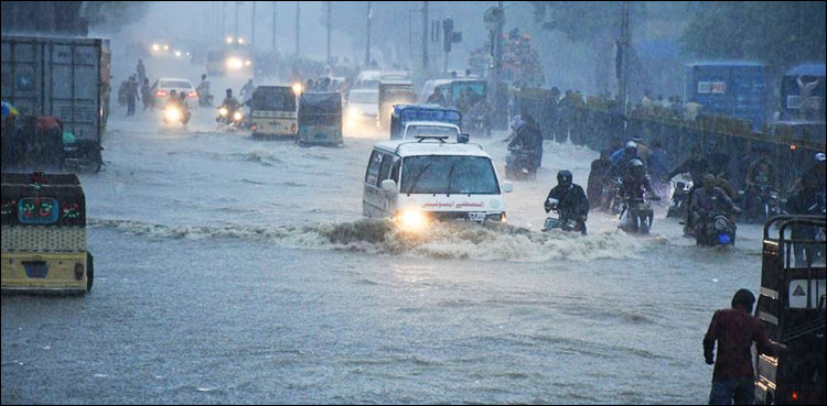 کراچی میں طوفانی بارشوں کا خدشہ، نالوں کی صفائی شروع