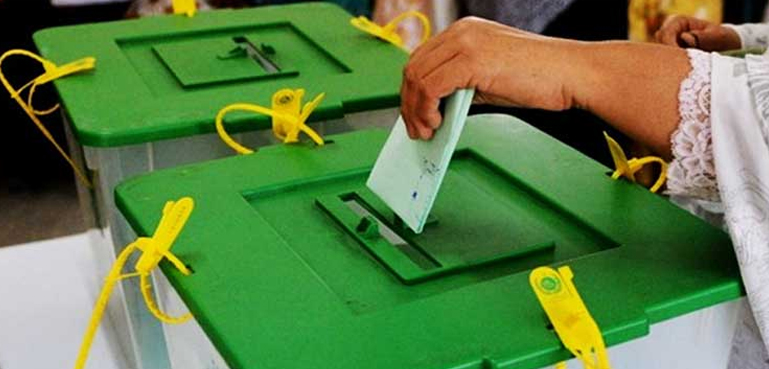 عام انتخابات میں تاخیر کے معاملے پر سیاسی جماعتوں اور قانون دانوں کا شدید ردعمل