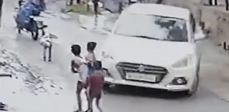 دشمنی باپ سے، بدلہ ننھے بچوں سے، دلخراش ویڈیو