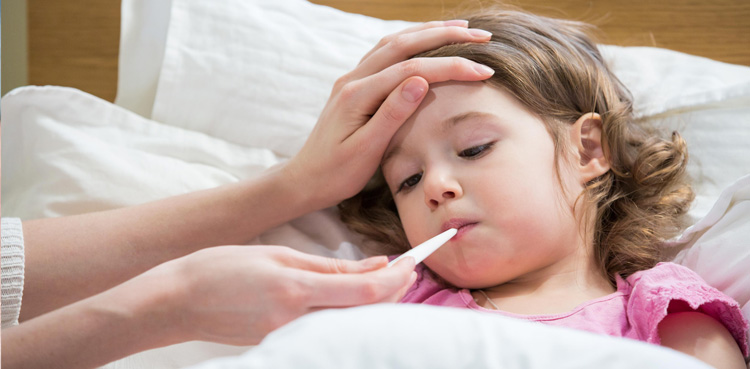 بارش کا موسم : بچوں کو وائرل انفیکشن سے کیسے بچایا جائے؟