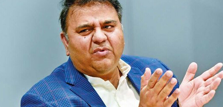اسٹیبلشمنٹ سے بات کرنا ‘ڈیل ڈھونڈنے’ کے مترادف ہوگا، فواد چوہدری