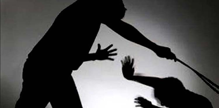 بھانجوں کا ماموں پر تشدد