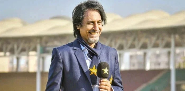 پی سی بی کے سابق چیئرمین رمیز راجہ دوبارہ کمنٹیٹر بن گئے