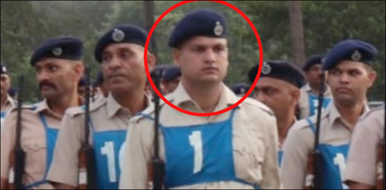 مودی کے حامی ریلوے پولیس اہلکار نے چلتی ٹرین میں مسلمانوں کو چُن چُن کر قتل کر دیا، دل دہلا دینے والا واقعہ