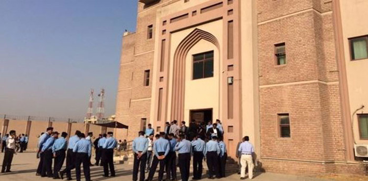 ملک بھر میں 11 احتساب عدالتیں دیگر عدالتوں میں تبدیل