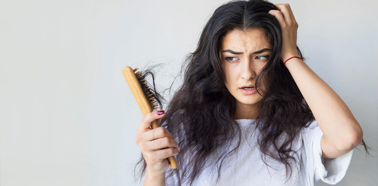 بالوں کو گرنے سے کیسے روکا جائے؟ آزمودہ نسخہ