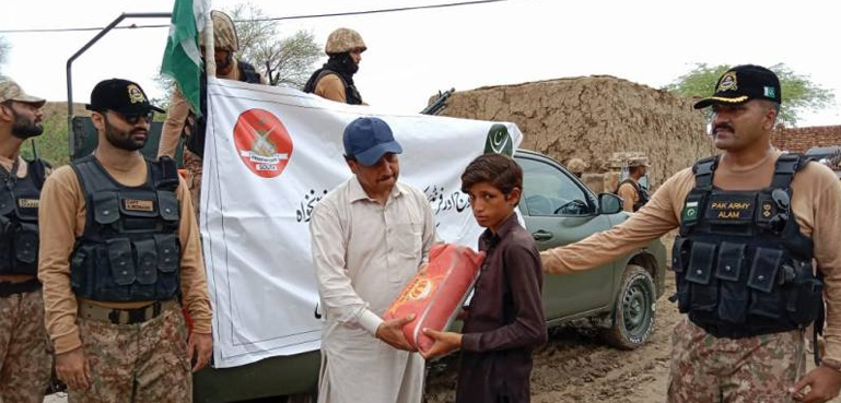 قصور کے سیلاب زدگان کیلئے پاک فوج کی بڑے پیمانے پر امدادی سرگرمیاں جاری