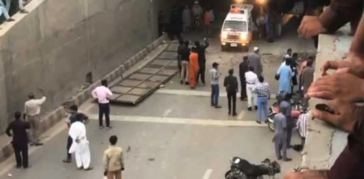 کراچی : سائن بورڈ گرنے سے شہری کی ہلاکت: سرکاری محکمے اور کمپنی کے خلاف  مقدمہ درج