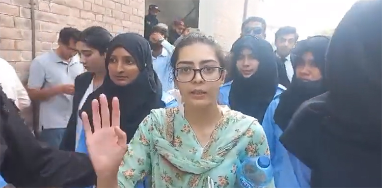 دہشت گردوں کی مالی معاونت کا کیس : ایمان مزاری کی ضمانت منظور