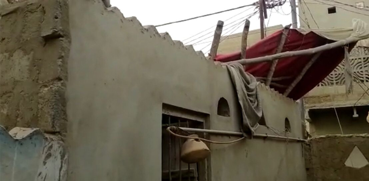 کراچی میں مکان گرنے سے 3 افراد زخمی
