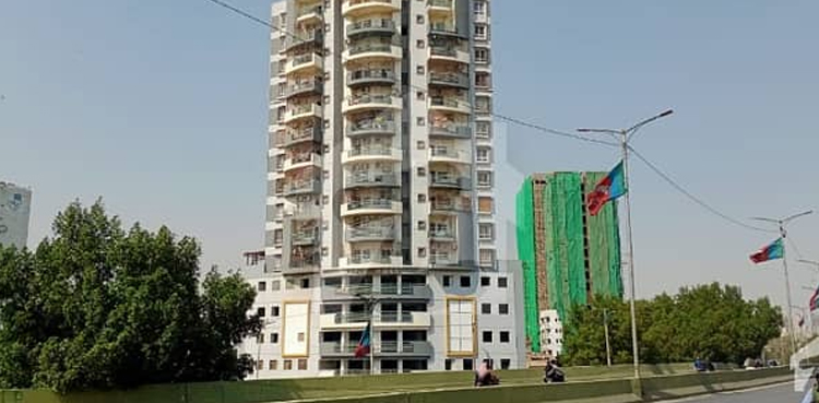 نسلہ ٹاور کیس کے ملزم  منظور کاکا  کے بیرون ملک جانے پر پابندی عائد