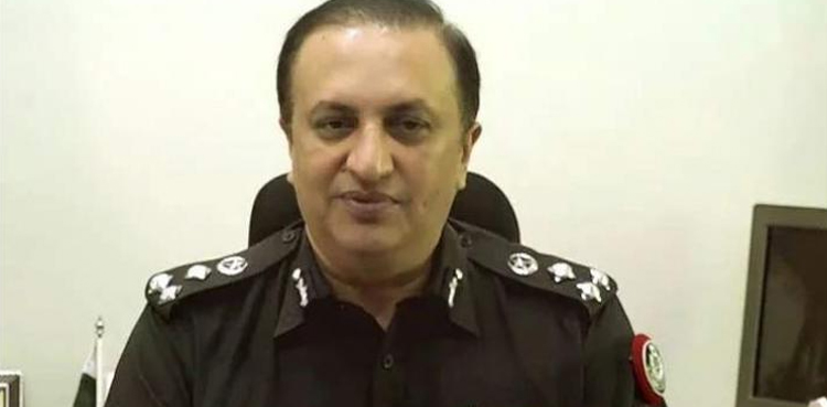 کراچی:   پولیس مقابلے میں 5  افغان ڈکیتوں کوہلاک کرنے والی پولیس پارٹی کیلئے 5 لاکھ روپے انعام کا اعلان