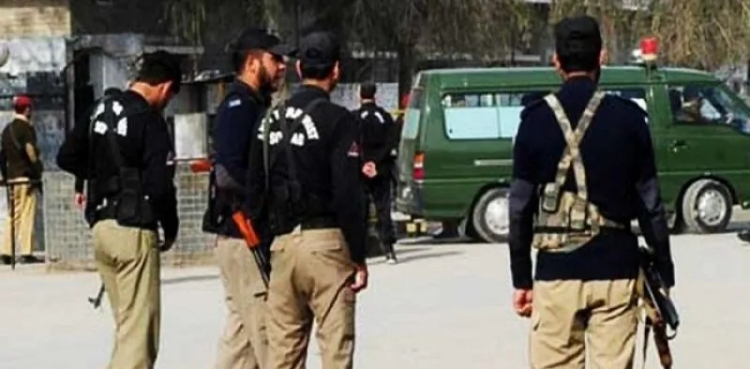 پولیس اہلکاروں کی حراست سے خطرناک ملزم فرار
