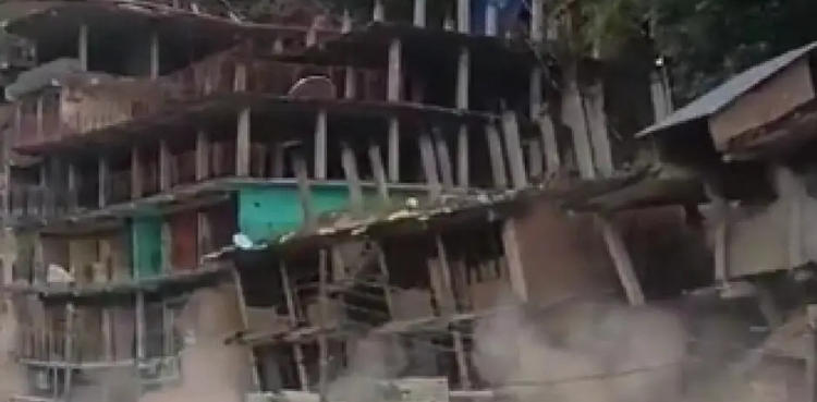 ہماچل پردیش میں متعدد زیر تعمیر عمارتیں گر گئیں