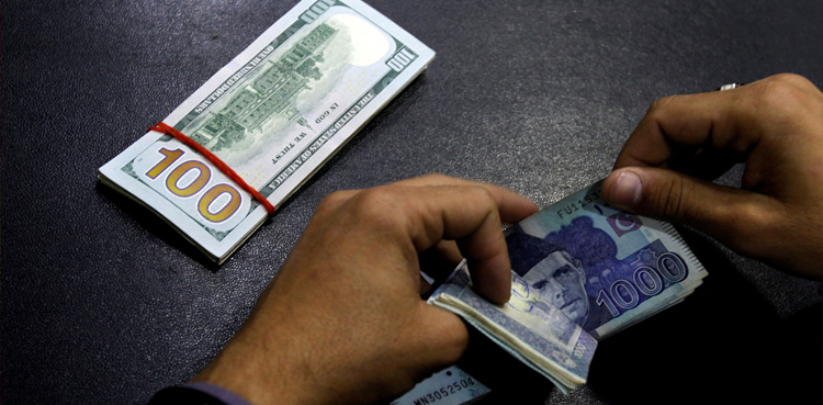 پاکستان میں ڈالر کی قیمت مجموعی طور پر کتنی رہی؟