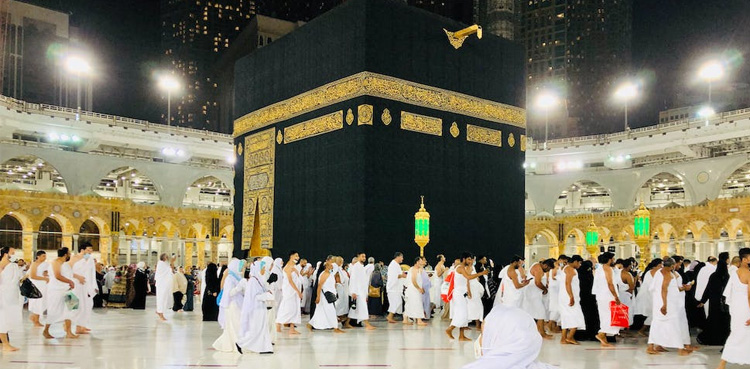 حرمین شریفین میں عبادت گزاروں کی رہنمائی کیلئے خاص سہولیات دستیاب