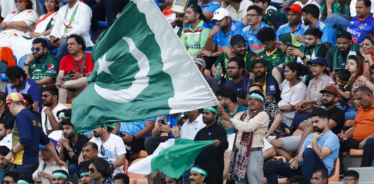 پاکستانی شائقین کو بھارتی ویزا دلوانے کے لیے آئی سی سی سے رابطے کا فیصلہ