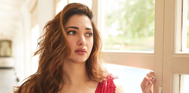 تمنا بھاٹیہ شادی کے سوال پر غصہ ہو گئیں