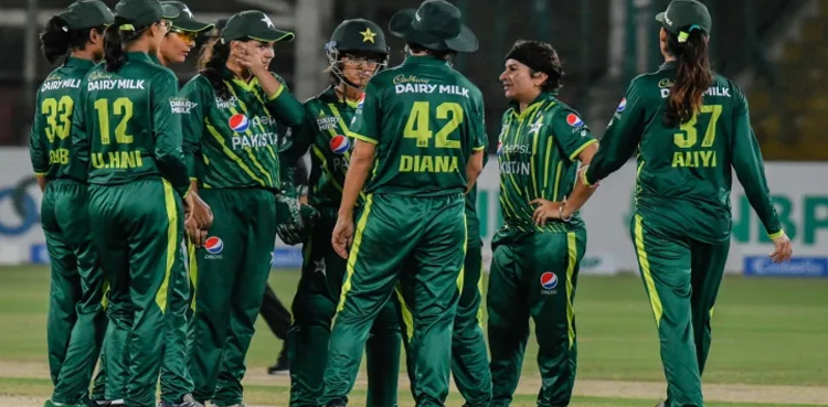 پاکستان ویمنز ٹیم نے تاریخ رقم کرتے ہوئے جنوبی افریقہ کو وائٹ واش کردیا