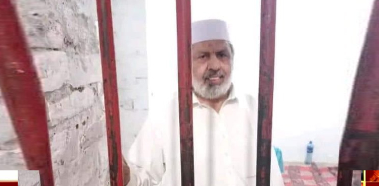 غیر ملکی سیاحوں کے ساتھ  نازیبا حرکات ، معروف ریسٹورنٹ چرسی تکہ کا مالک گرفتار