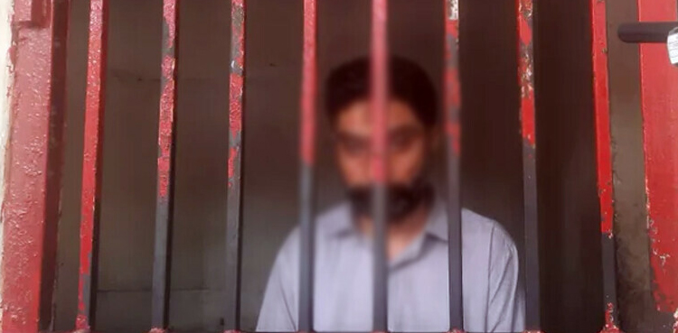 اسکول پرنسپل زیادتی