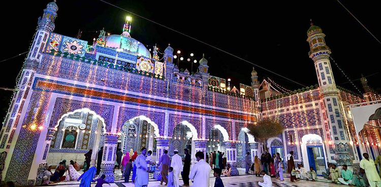 عظیم صوفی بزرگ شاہ عبدالطیف بھٹائی کے سالانہ عرس کا آغاز