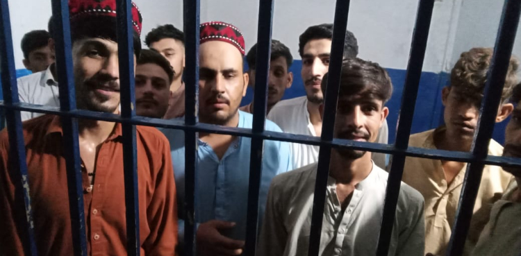 پاکستان میں غیر قانونی داخل ہونے والے 10 افغان باشندے گرفتار