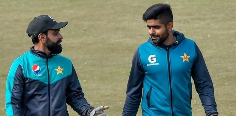 بابر کو عظیم کھلاڑی سمجھنے والوں نے شاید عظیم کرکٹرز دیکھے ہی نہیں! حفیظ