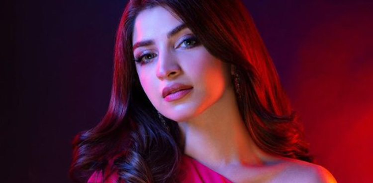 کنزہ ہاشمی کی تصاویر مداحوں کی توجہ کا مرکز بن گئی