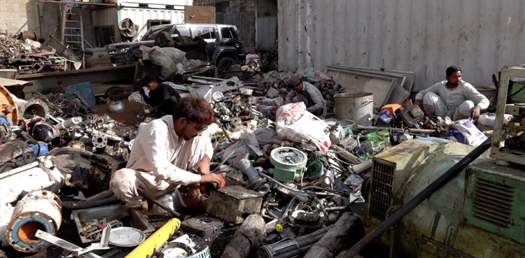 کباڑ کا سامان خریدنے اور بیچنے پر بڑی پابندی عائد