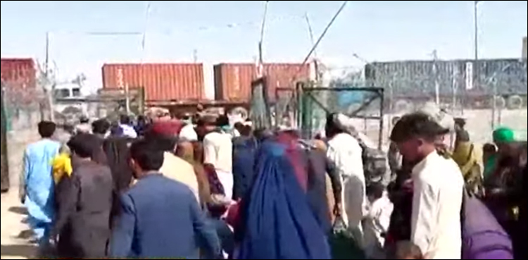 غیر ملکی باشندوں کے ملک چھوڑنے کے لیے پولیس نے پوسٹر لگا دیے، مساجد سے اعلانات