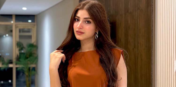 کنزا ہاشمی کی تصاویر مداحوں کو بھا گئیں