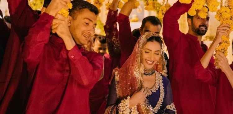 ماہرہ خان نے رسم مہندی کی خوبصورت تصاویر شیئر کردی