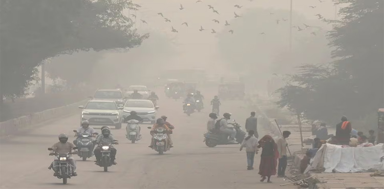 دہلی میں زہریلی دھند کو ختم کرنے کے لیے مصنوعی بارش برسانے کا فیصلہ
