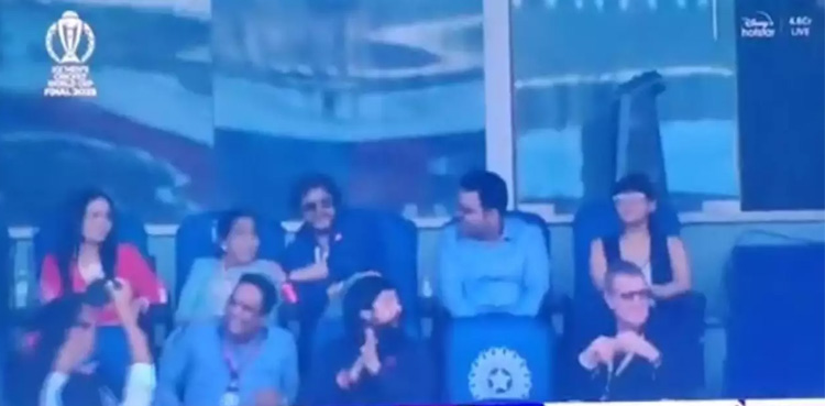 ورلڈکپ فائنل: شاہ رخ کے رویے نے مداحوں کے دل جیت لیے، ویڈیو وائرل