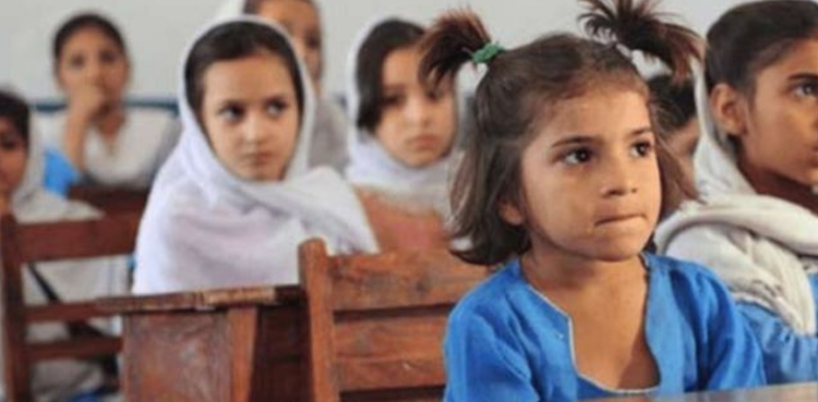 کراچی کے سرکاری اسکولوں میں کتنے افغان طالبعلم زیر تعلیم ہیں ؟  تفصیلات سامنے آگئیں