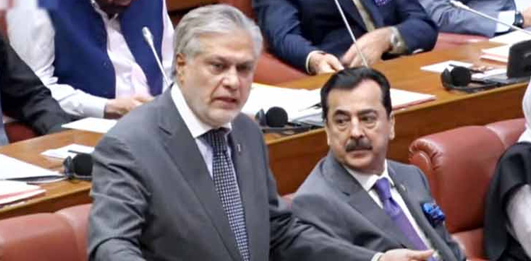 کابل میں انڈراسٹینڈنگ کے تحت سینکڑوں دہشت گردوں کو پاکستانی جیلوں سے کیوں رہا کیا گیا؟ اسحاق ڈار کا سوال