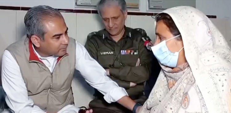 سرگودھا: ڈھائی سالہ بچی  کے ساتھ زیادتی ، وزیراعلیٰ پنجاب کی والدین کو انصاف کی فراہمی کی یقین دہانی