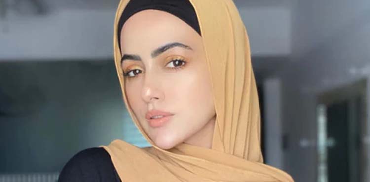 ’میرے وقت میں برکت آ گئی جب سے۔۔۔۔۔۔۔‘  ثنا خان نے کیا کہا؟