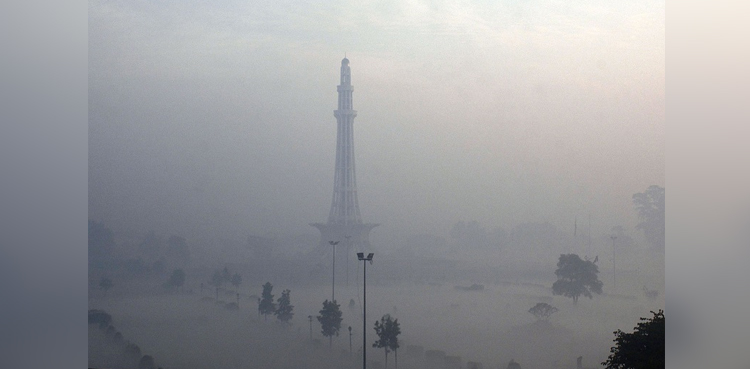 پنجاب میں اسموگ کے ڈیرے،  مصنوعی بارش برسانے کا منصوبہ کھٹائی میں پڑ گیا
