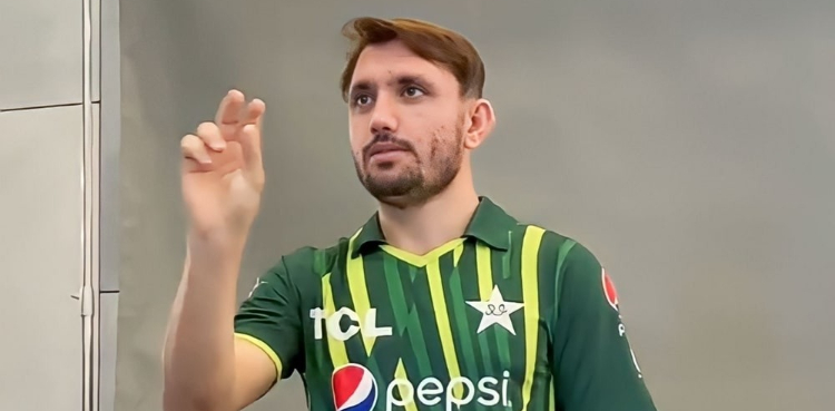 زمان خان نے کس فاسٹ بولر سے متاثر ہوکر بولنگ شروع کی؟