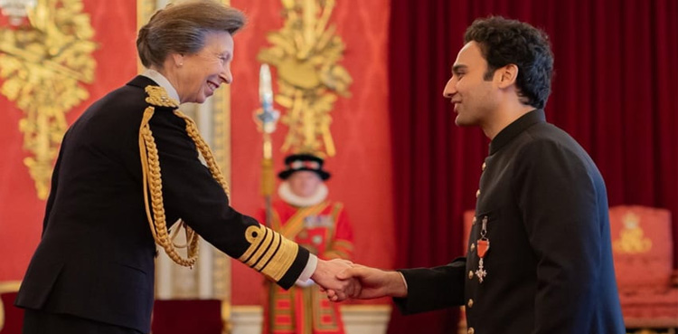 کنگ چارلس نے پاکستانی نوجوان کو ایوارڈ کیلئے کیوں نامزد کیا؟