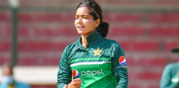 قومی کرکٹر فاطمہ ثناء کا نیوزی لینڈ میں معاہدہ