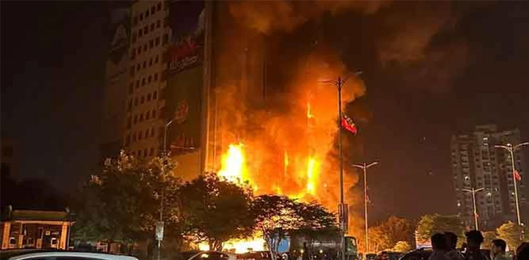 شارع فیصل: عمارت میں لگی آگ پر قابو پا لیا گیا