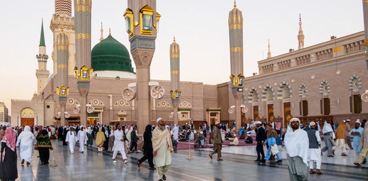 مسجد نبویؐ میں گزشتہ ہفتے لاکھوں زائرین کی آمد