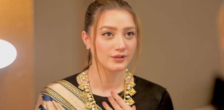 مومنہ اقبال