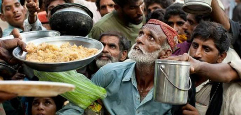 پاکستان میں غربت کی شرح مسلسل بڑھ  رہی ہے