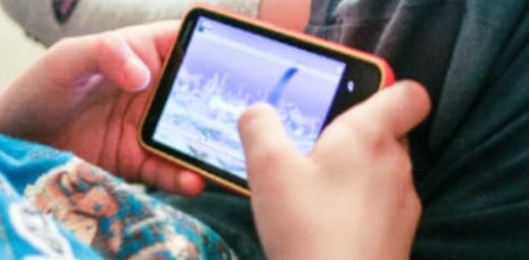 موبائل فون استعمال کرنے سے روکنے پر لڑکی نے خودکشی کرلی